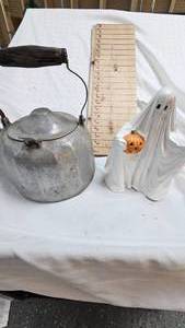 lot 137 image: Aluminum Tea Kettle, Halloween Ghost Decorative Light