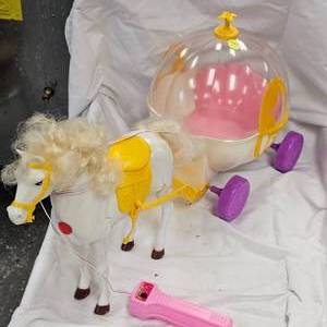 lot 109 image: Cinderella Horse and Carriage from Disney Princess