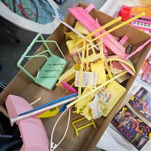 lot 121 image: Barbie Rockers Drum Set, Barbie Accessories, Stacies Surf Shop