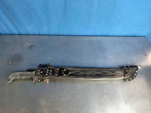 lot 25 image: 30 Machete