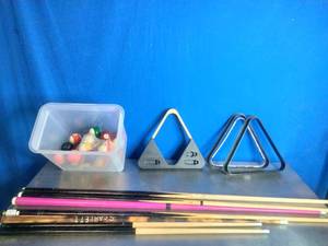 lot 27 image: Billiard Accessories