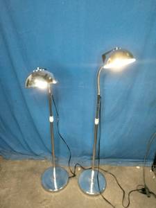 lot 5 image: 2 Crafting and or Shop Lights