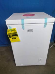 lot 87 image: BLACKDECKER 3.5 Cu. Ft. Chest Freezer