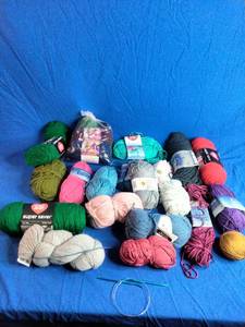 lot 91 image: Large Lot of Yarn