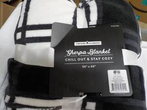 lot 15 image: Sherpa Blanket...