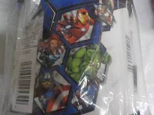 lot 16 image: Avengers Throw...