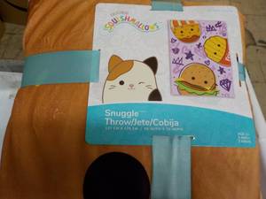 lot 17 image: SnuggleTowel...