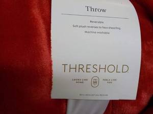 lot 18 image: Threshold Reversible Throw...