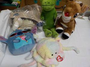 lot 24 image: Stuffed Play Things...
