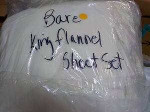 lot 29 image: Bare Home King Flat Sheet and 2 Pil...