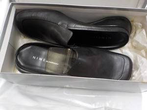 lot 57 image: Nine West size 7 12 M Shoes...