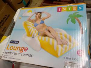 lot 72 image: Intex Lounge...