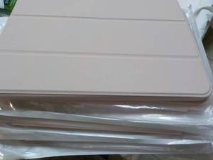 lot 133 image: 5 iPad Covers...