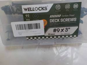 lot 196 image: WellLocks Deck Screws Green 9 x 3 ...