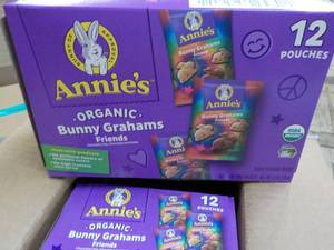 lot 213 image: 4 Boxes Annies Organic Bunny Graha...