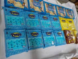 lot 266 image: Variety of Peeps...