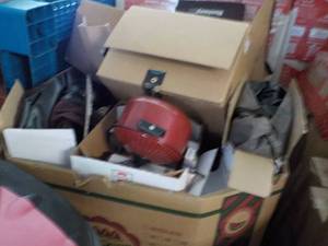 lot 276 image: Pallet of unclaimed and returns...