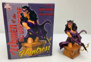 lot 25 image: DC Direct Limited Edition 25723500 Women Of The DC Universe Huntress Figurine (NIB)