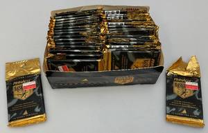 lot 85 image: 1990 Pinnacle Baseball Trading Cards 31 Sealed Packs