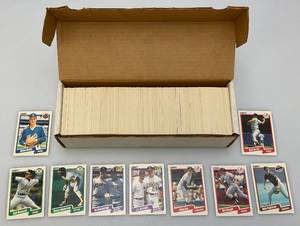 lot 99 image: Unsorted 1990 Fleer Baseball Cards