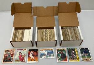 lot 100 image: Misc. Unsorted Baseball Cards