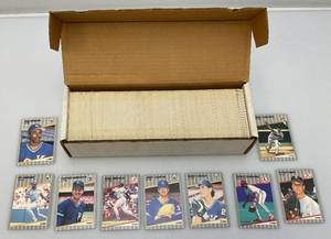 lot 102 image: 1989 Fleer Unsorted Baseball Cards