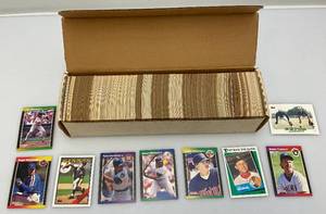 lot 108 image: 1980s Unsorted Baseball Cards