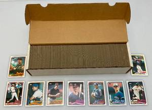 lot 109 image: 1989 Topps Unsorted Baseball Cards