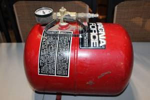lot 6 image: Used Magna Force Air Tank by Sanborn