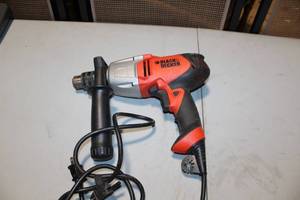 lot 13 image: Used Black & Decker Power Drill with Cord