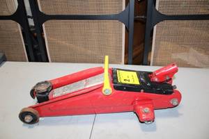 lot 21 image: Central Hydraulics 2 Ton Trolley Jack