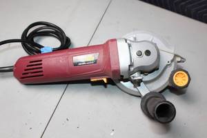lot 64 image: Chicago Electric Double Cut Saw with Durable Blade