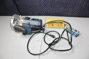 lot 70 image: Chicago Electric Power Tools Router with Router Bit Set and Bosch Drill Bit