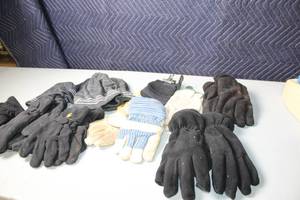 lot 75 image: Assorted Collection of Winter Gloves and Work Gloves