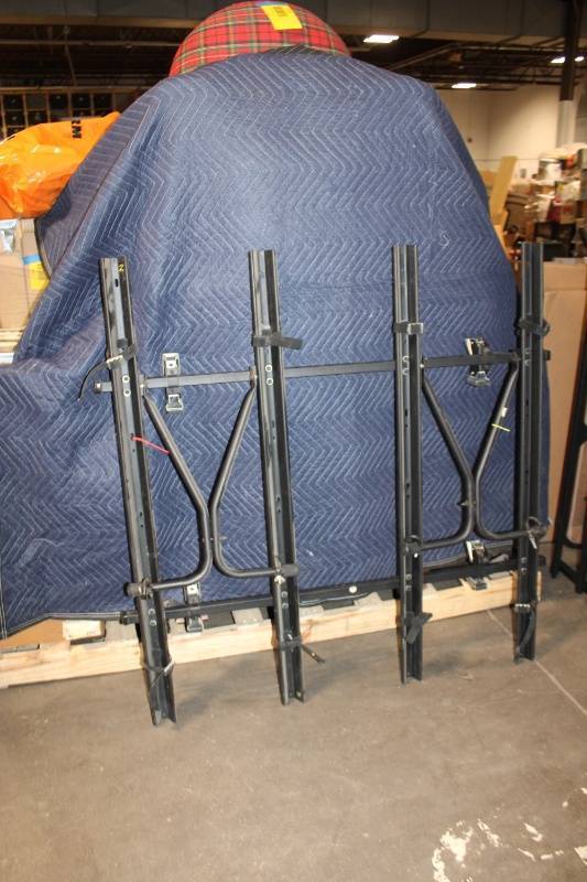 lot 89 image: Heavy-Duty Roof Mounted Bike Rack for Vehicles