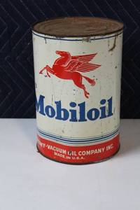 Vintage Mobiloil One-Gallon Tin Can with Pegasus Logo