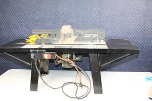 lot 58 image: Wolfcraft Router Table 540 with Hickory 6-Piece Router Bit Set