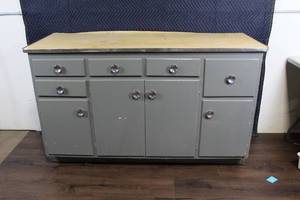 lot 68 image: Vintage Wooden Workbench with Wooden Top and Storage Drawers