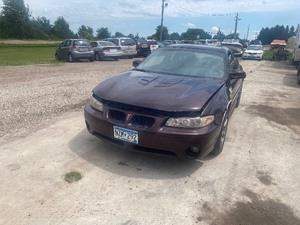 lot 18 image: 2002 Pontiac Grand Prix