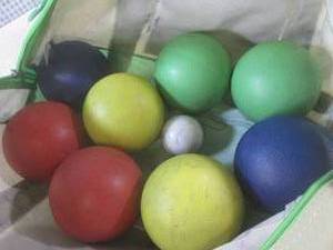 lot 7 image: (CS) Stats Bocce Ball Set with Bag...