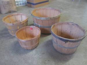 lot 16 image: (EW5) Lot of 4 Vintage Orchard Bush...