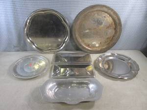 lot 30 image: (BS) Assorted Silver Tone Serving P...