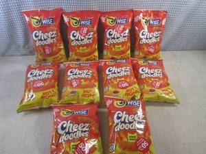 lot 70 image: (EC2) 10 Bags of Cheez Doodles Chee...
