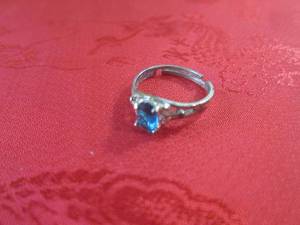 lot 157 image: (CNTR) 925 Silver Ring with Blue St...