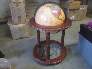 lot 184 image: (EW3) Vintage The Classica Light Up...