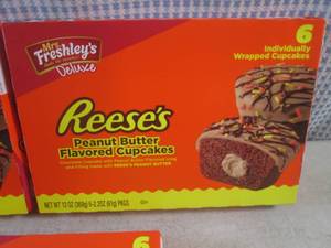 lot 191 image: (B-3) 3 Boxes of Reeses Peanut But...
