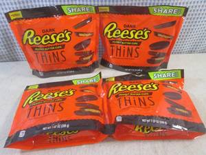 lot 224 image: (B-1) 4 Share Pack Size Bags Dark R...