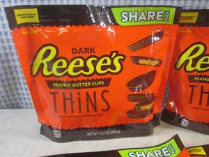 lot 225 image: (B-1) 4 Share Pack Size Bags Dark R...