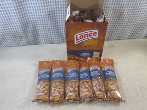lot 231 image: (B-1) 18 Bags of Honey Roasted Pean...