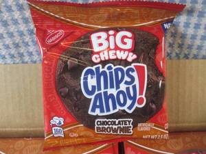 lot 239 image: (B-1) 14 Big Chewy Chips Ahoy Choc...